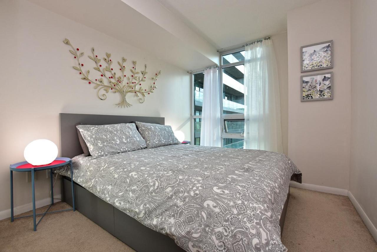 Downtown Condo, Free Parking & Amenities Toronto Luaran gambar